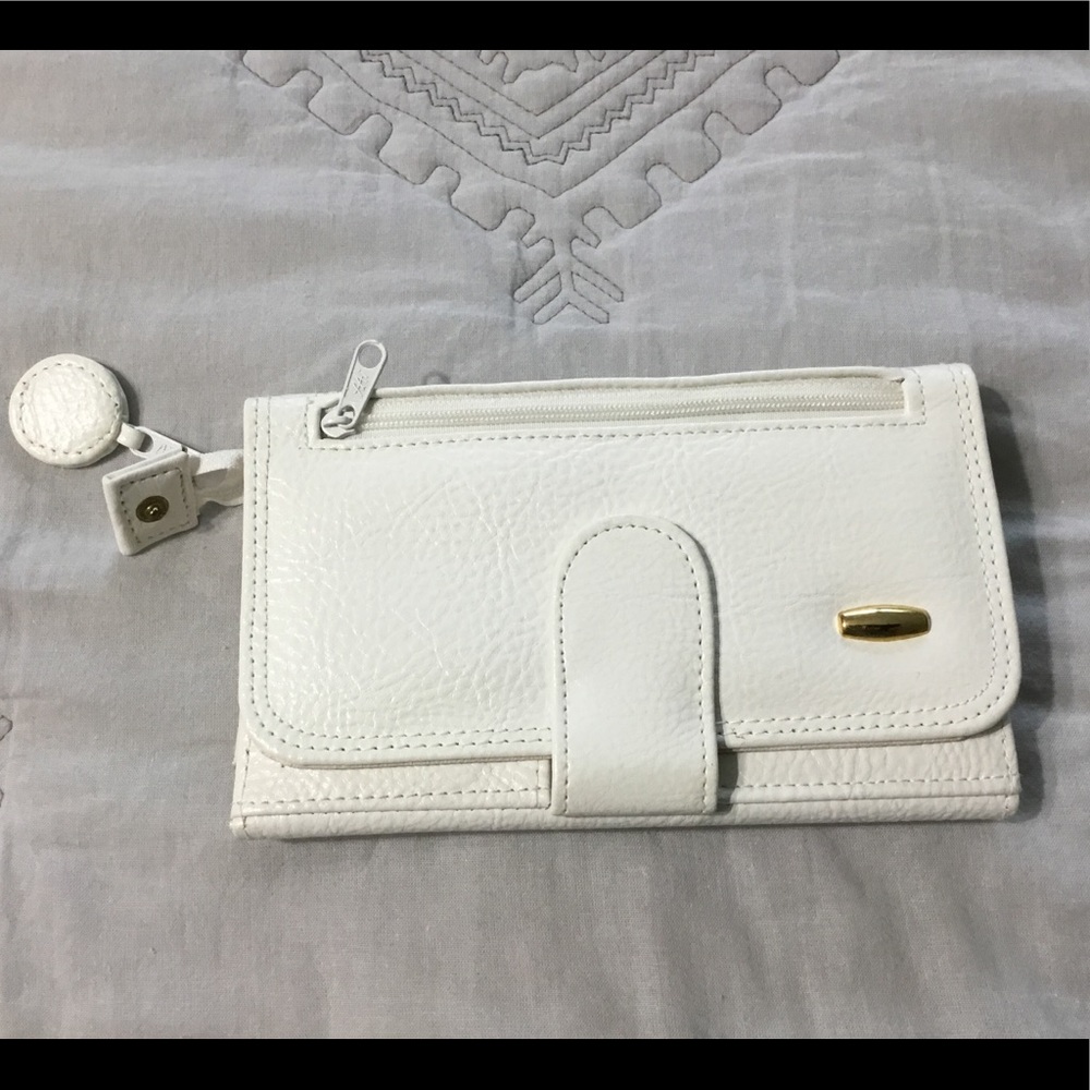 Basic Editions Wallet NWOT